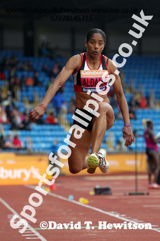 Yamile Aldama (Shaftsbury) triple jump, 2014 Sainsbury's British Championships. Photo: David T. Hewitson/Sports for All Pics